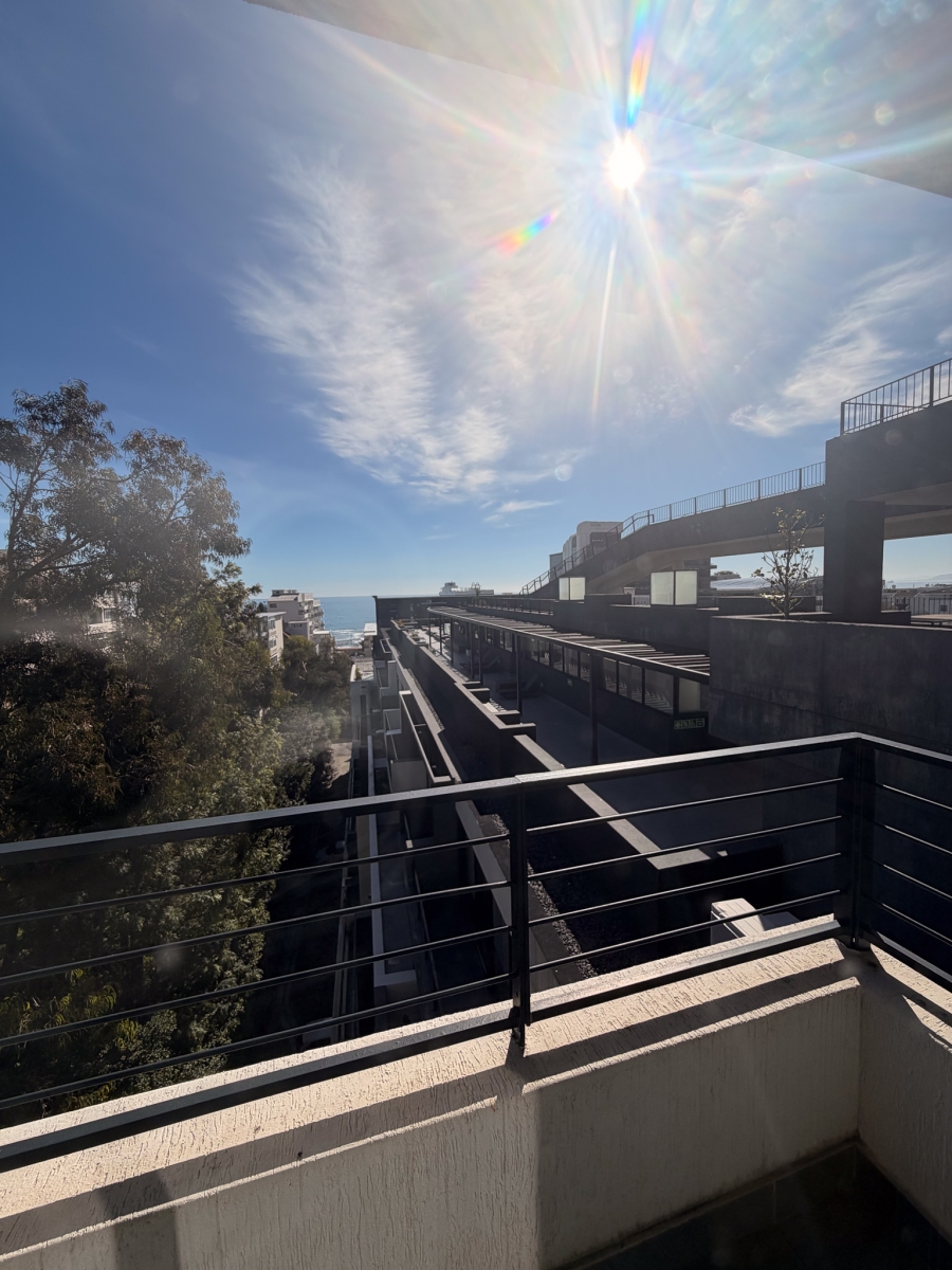 2 Bedroom Property for Sale in Sea Point Western Cape